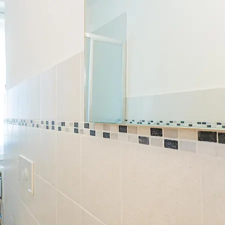 Maya's - A Due Passi Dal E Centro Storico * レッコ